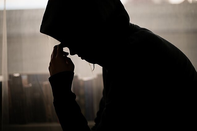 Pardavinėja kaip arbatą, bet supakuoja rūkymui: lengvai prieinamu kanapių žiedų produktu svaiginasi jaunuoliai