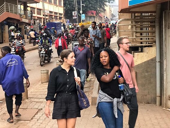 Vaizdai iš kasdienybės Kampaloje