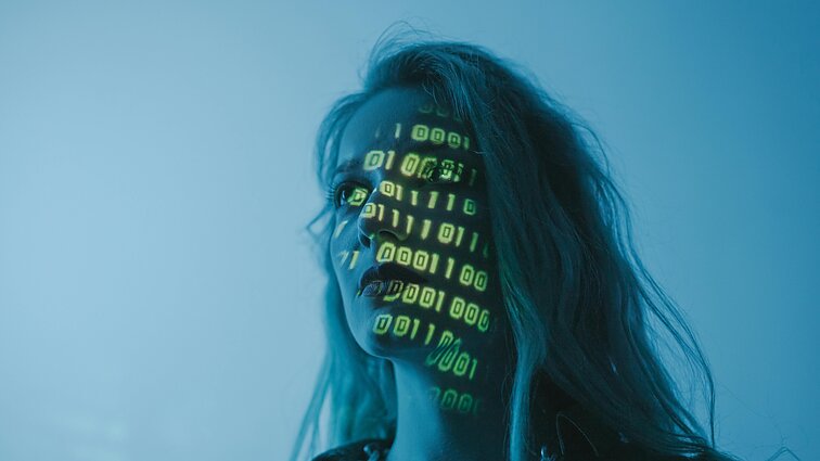 Neuronų tinklų treniravimas, meluojantis dirbtinis intelektas ir lietuviška „ChatGPT“ versija