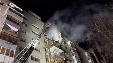 Rusijos karas prieš Ukrainą. Dronų apgriautas daugiabutis Dnipre