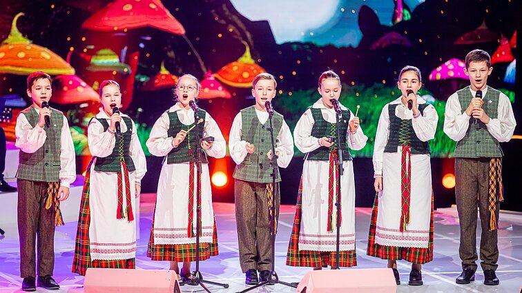 Dainų dainelė 2024. Rudaminos „Ryto“ gimnazijos vokalinis ansamblis – „Raudonėkis raudonuoja“