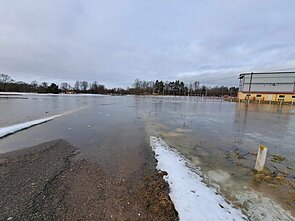 Potvynio užlietas Vilkyčių autosporto kompleksas