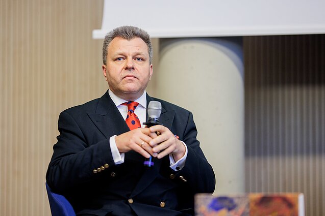 Mantas Adomėnas
