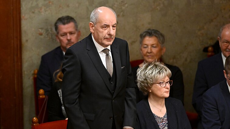 Vengrija išrinko naująjį prezidentą – juo taps 67-erių politikos naujokas Tamasas Sulyokas