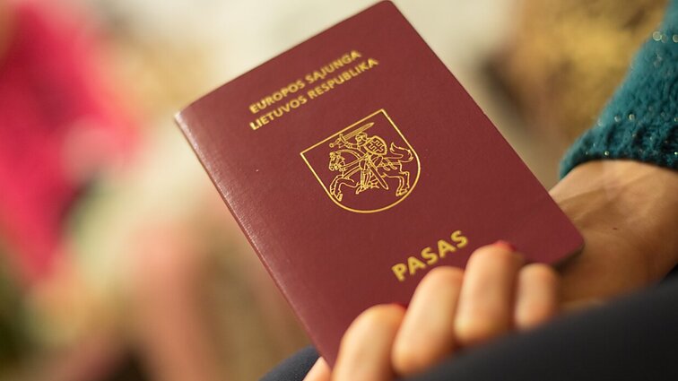 Užsienio lietuviai kol kas neskuba registruotis balsuoti referendume: norą pareiškė 15 tūkst. išvykusiųjų