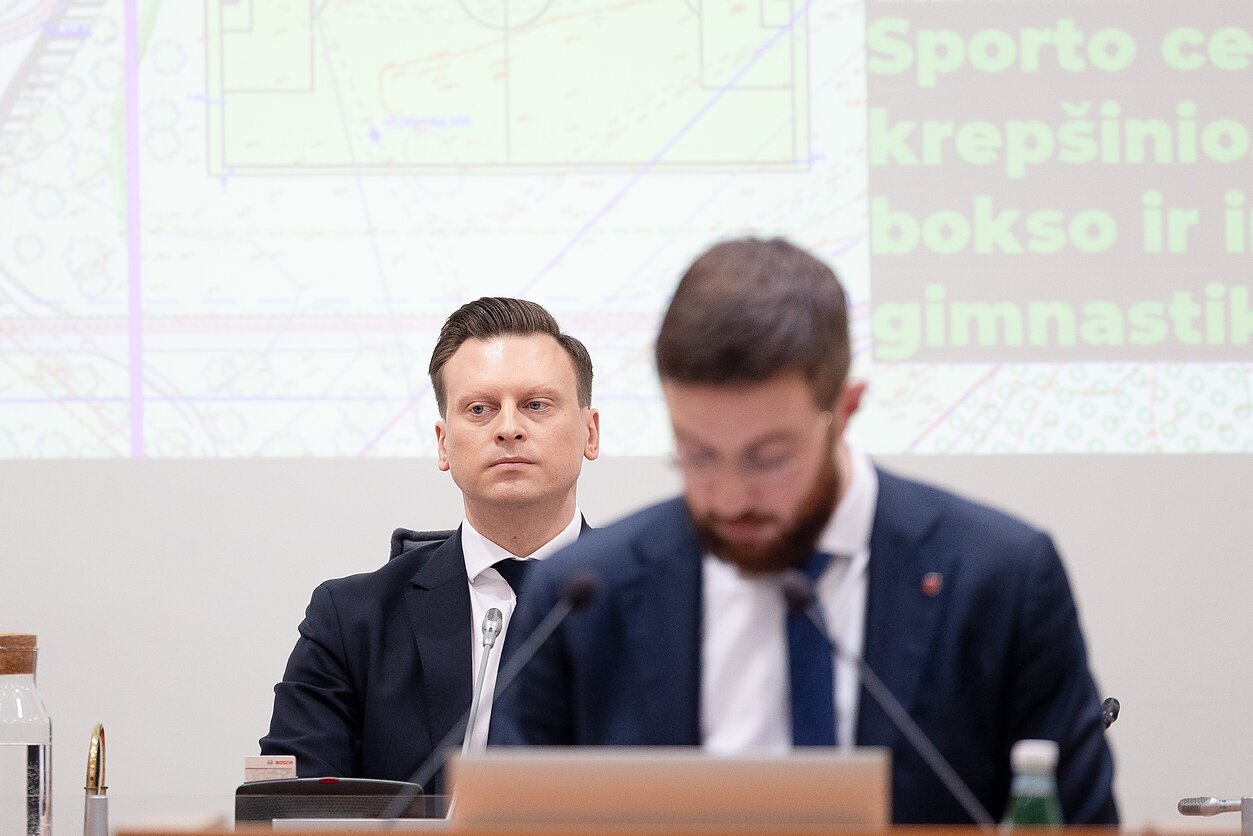 Valdas Benkunskas; Adomas Bužinskas; sprendimas dėl Nacionalinio stadiono Valdas Benkunskas; Adomas Bužinskas; sprendimas dėl Nacionalinio stadiono