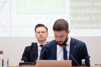 Valdas Benkunskas; Adomas Bužinskas; sprendimas dėl Nacionalinio stadiono