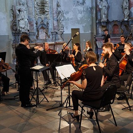 Garso ekspedicija. Pirmieji 30-metį švenčiančio Šv. Kristoforo kamerinio orkestro metai: kokią lietuvių kompozitorių muziką orkestras grojo?