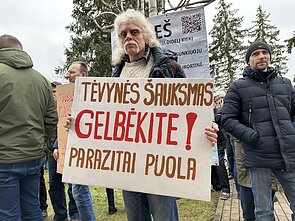 Prie Kretingos savivaldybės vyko protestas prieš vandenilio ir metanolio gamyklos statybas
