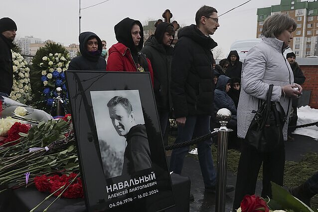 Antiputiniškus šūksnius Per Navalno laidotuves įvertinęs ekspertas: tai neišsivystys į jokį procesą prieš režimą