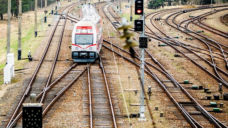 Siūlymai dėl maršruto Vilnius–Ryga: kai kurie merai piktinasi, kad jų miestų gyventojai negali pasiekti Rygos