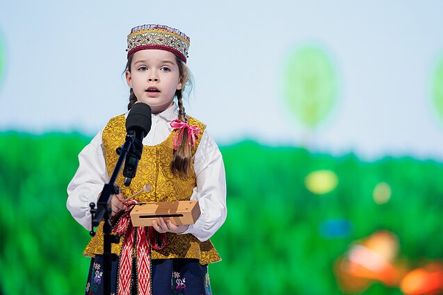 Dainų dainelė 2024. Adelė Černiūtė – „Siųsčia paslelį“