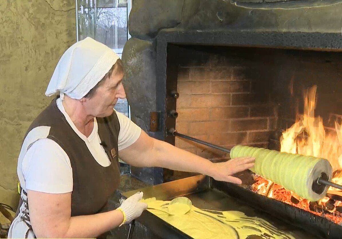 Marytės Gudonienės kepamas šakotis Marytės Gudonienės kepamas šakotis