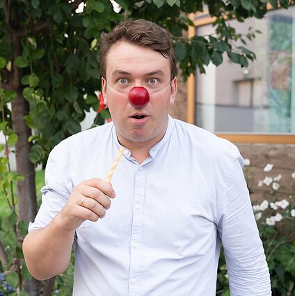 Žilvinas Beniušis: būna, užsidedi raudoną klouno nosį, žinai, kad eini prajuokinti ligoniukų, o prie durų stovi ir nori verkti