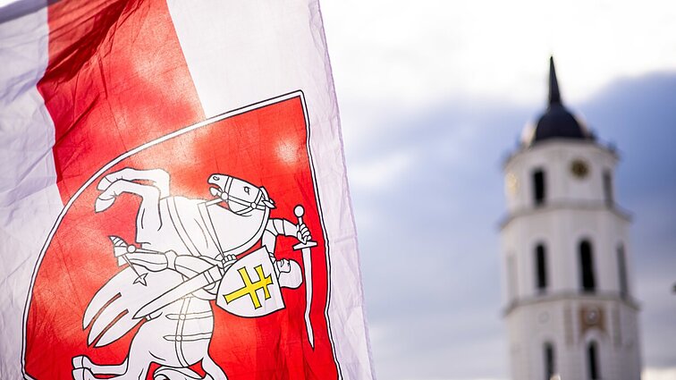 „Lukašenka bando išnaudoti situaciją“: tarp atvykstančių baltarusių – ir agentai