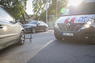 Į avariją patekęs elektrinis paspirtukas