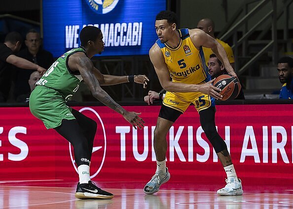 Į antrąją rungtynių dalį „Žalgiris“ žengia su nežymiu taškų deficitu: ar pavyks sustiprinti puolimą?