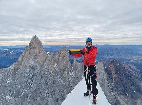 Trispalvę smailiojoje Patagonijos viršūnėje iškėlęs Marius Gružauskas: gyvybė buvo pakibusi ant vienos virvės