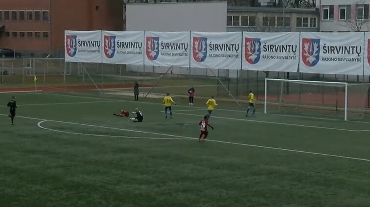 Paskutinėmis minutėmis pergalę prieš „TransINVEST“ išplėšė „Džiugo“ futbolininkai