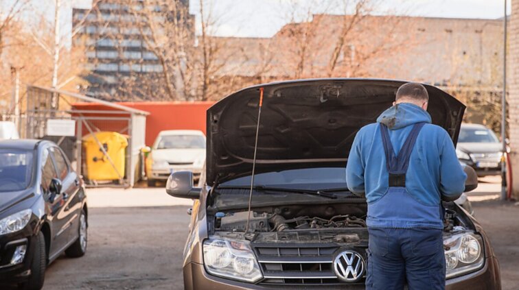 Naudotų automobilių prekyba – mokesčių inspekcijos taikinyje: tirs fiktyvias sandorių sumas