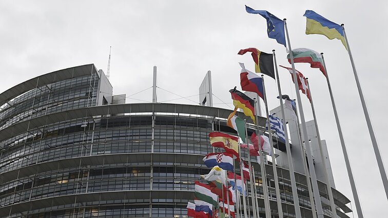 EP patvirtino žiniasklaidos teisės aktą, kad ES žiniasklaidos laisvė būtų saugoma įstatymu