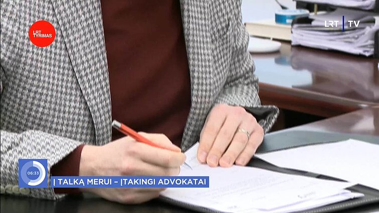 Klaipėdos jaunimo teatras kviečia į premjerą: vaikus ir šeimas džiugins spektaklis „Būti Alisa“