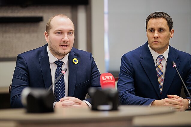 „Papildomo šūvio“ galimybę moksleiviams aptaręs Jakštas: tarpiniai patikrinimai turi tęstis