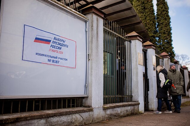 Rusijos ambasada; Rusijos piliečiai Vilniuje balsuoja Rusijos prezidento rinkimuose