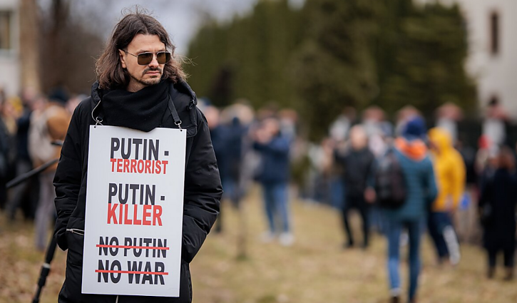 „Tai fikcija, o ne pasirinkimas“: Vilniuje – protestas prieš Putino režimą