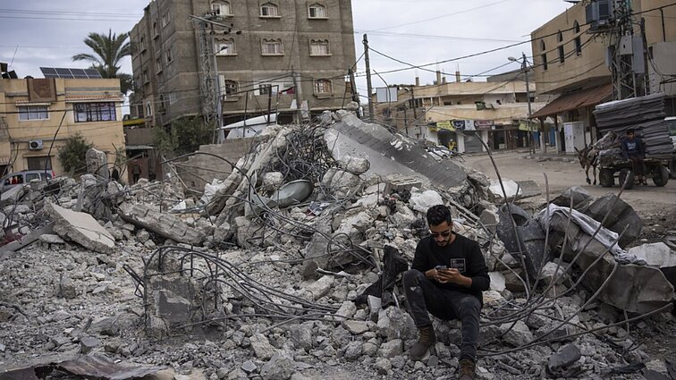 Izraelio premjeras teigia užsienio šalių spaudimui nepasiduos: patvirtino planus veržtis į Rafachą