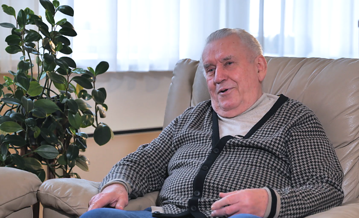 78-erių statybų ekspertas iki šiol dienas leidžia prie brėžinių: romantikos tikrai nemažai – tenka ir stogais vaikščioti