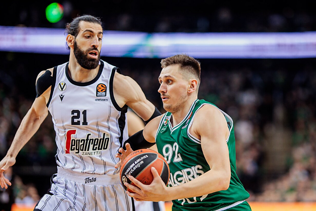 Nuvilianti antrojo kėlinio pabaiga: „Žalgiris“ grubiai suklydo ir leido „Virtus“ susirinkti 5 taškus