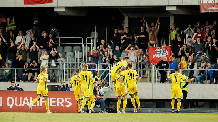Futbolo rinktinėms už pergales ir titulus federacija pažadėjo rekordines premijas