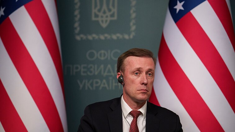 Respublikonams svarstant paramą Ukrainai paversti paskola, Sullivanas Zelenskiui tikina: įvykdysime pradinį planą