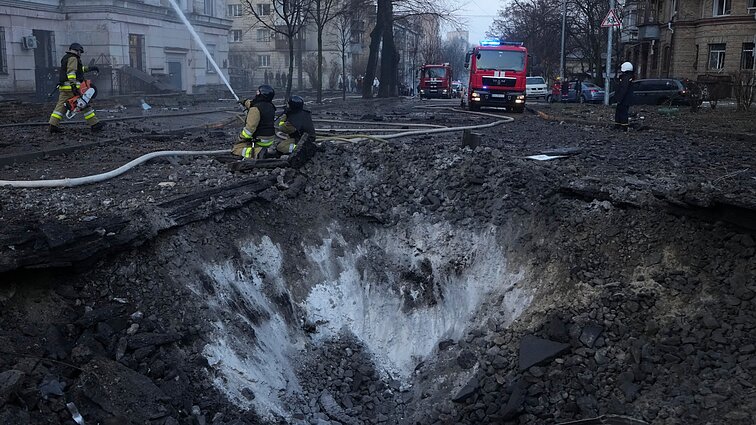 Kyjivo centre nugriaudėjus sprogimams, raketos nuolaužos nukrito ant vaikų darželio