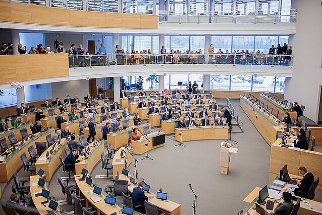 Pakoregavo parlamentinių lėšų tvarką: vienas Seimo narys galės įsigyti tris telefonus ir kompiuterius