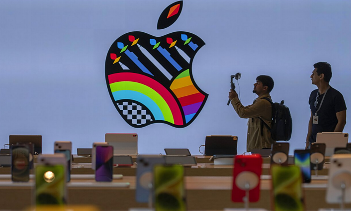 „Tikrai ne viską daro dėl vartotojų saugumo“: specialistas – apie JAV ieškinį „Apple“ dėl monopolio