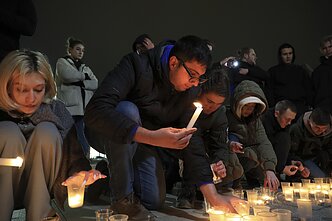 Krymo gyventojai susirinko pagerbti aukų po išpuolio Maskvoje