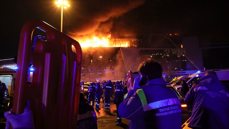 Už išpuolį Maskvoje atsakomybę prisiėmus ,,Islamo valstybei", Putinas nepaskelbė nei reakcijos, nei gedulo