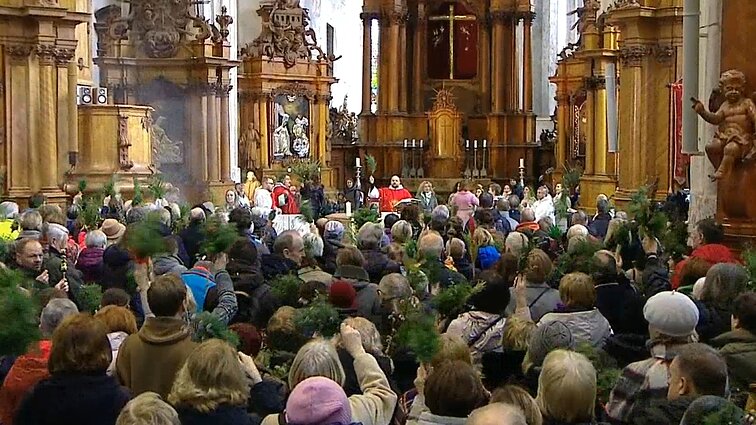 Verbų sekmadienis. Šv. Mišios Vilniaus Bernardinų bažnyčioje Verbų sekmadienis. Šv. Mišios Vilniaus Bernardinų bažnyčioje