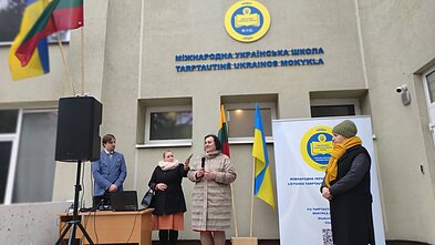 У Вільнюсі відбувся шкільний мітинг вдячності Литві за можливість навчатися українською мовою У Вільнюсі відбувся шкільний мітинг вдячності Литві за можливість навчатися українською мовою
