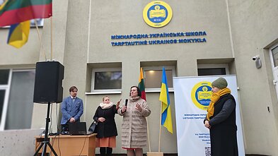 У Вільнюсі відбувся шкільний мітинг вдячності Литві за можливість навчатися українською мовою У Вільнюсі відбувся шкільний мітинг вдячності Литві за можливість навчатися українською мовою