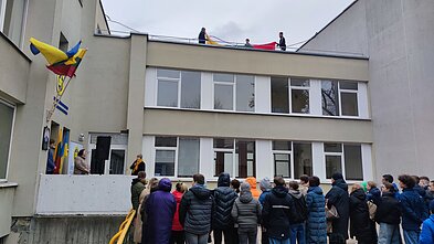 У Вільнюсі відбувся шкільний мітинг вдячності Литві за можливість навчатися українською мовою У Вільнюсі відбувся шкільний мітинг вдячності Литві за можливість навчатися українською мовою