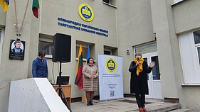 У Вільнюсі відбувся шкільний мітинг вдячності Литві за можливість навчатися українською мовою У Вільнюсі відбувся шкільний мітинг вдячності Литві за можливість навчатися українською мовою