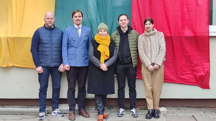 У Вільнюсі відбувся шкільний мітинг вдячності Литві за можливість навчатися українською мовою У Вільнюсі відбувся шкільний мітинг вдячності Литві за можливість навчатися українською мовою
