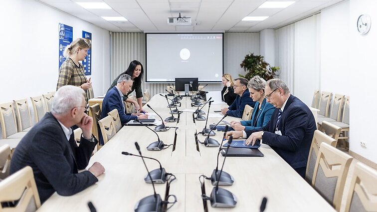 VSD pranešėjo istoriją nagrinėjusi komisija patvirtino tyrimo išvadą: ši parengta be Nausėdos atsakymų