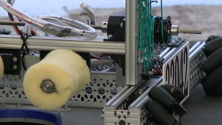 KTU gimnazistai laimėjo kelialapį į robotikos varžybas Hiustone: moksleiviai sako, kad svarbiausia – kantrybė