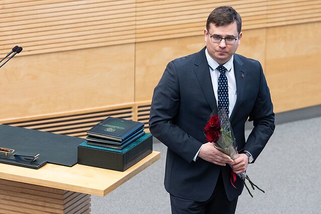 Seime prisiekė naujasis krašto apsaugos ministras Laurynas Kasčiūnas