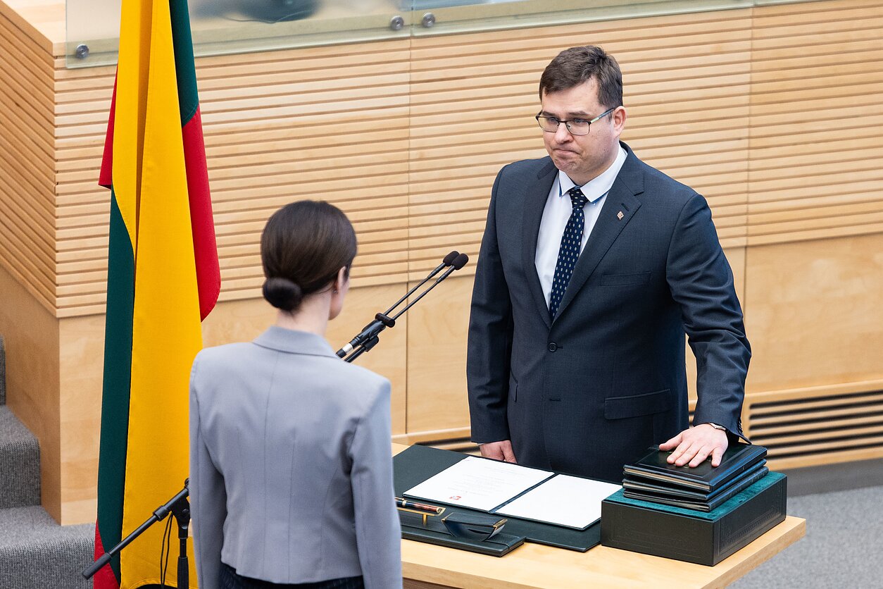 Seime prisiekė naujasis krašto apsaugos ministras Laurynas Kasčiūnas
