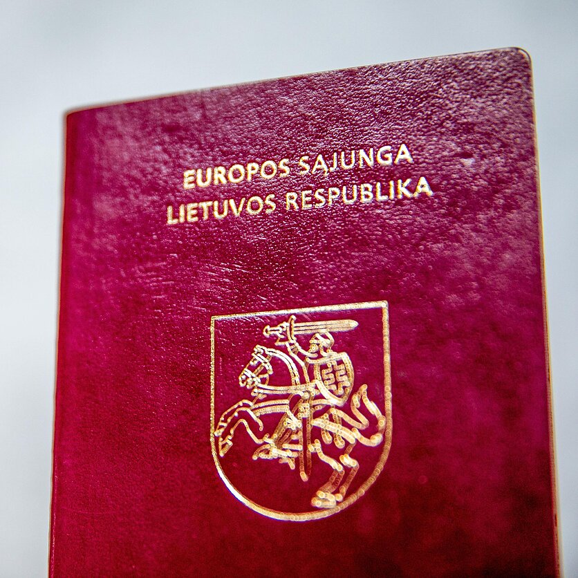 E. Blažio / LRT nuotr., Lietuvos Respublikos pasas